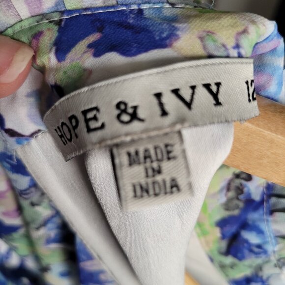 Hope and Ivy Midi Dress - Picture 2 of 4